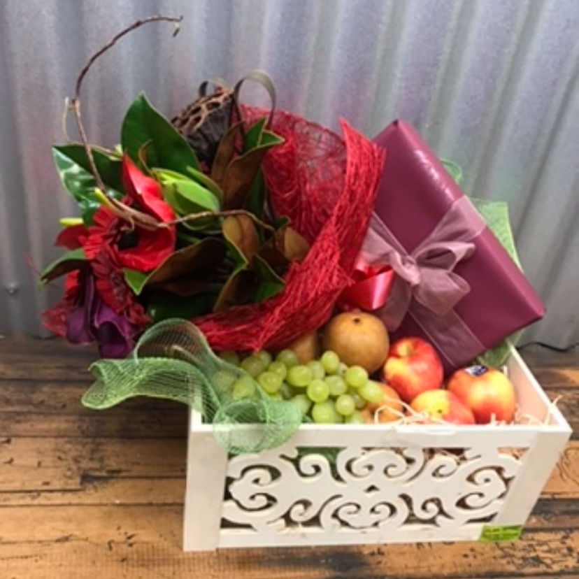 Fruit Box, Bouquet & Chocolate.