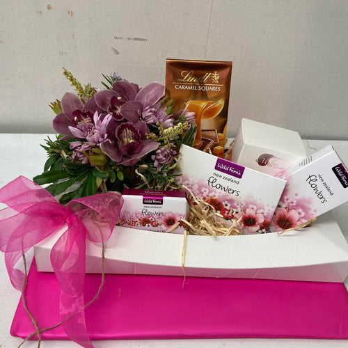 Spoil Her gift box.